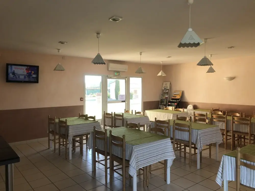Natu'Hôtel-hôtel-a-menesplet-en-images