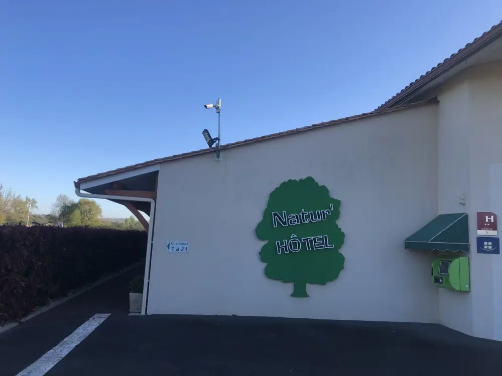 Natu'Hôtel-hôtel-a-menesplet-en-images