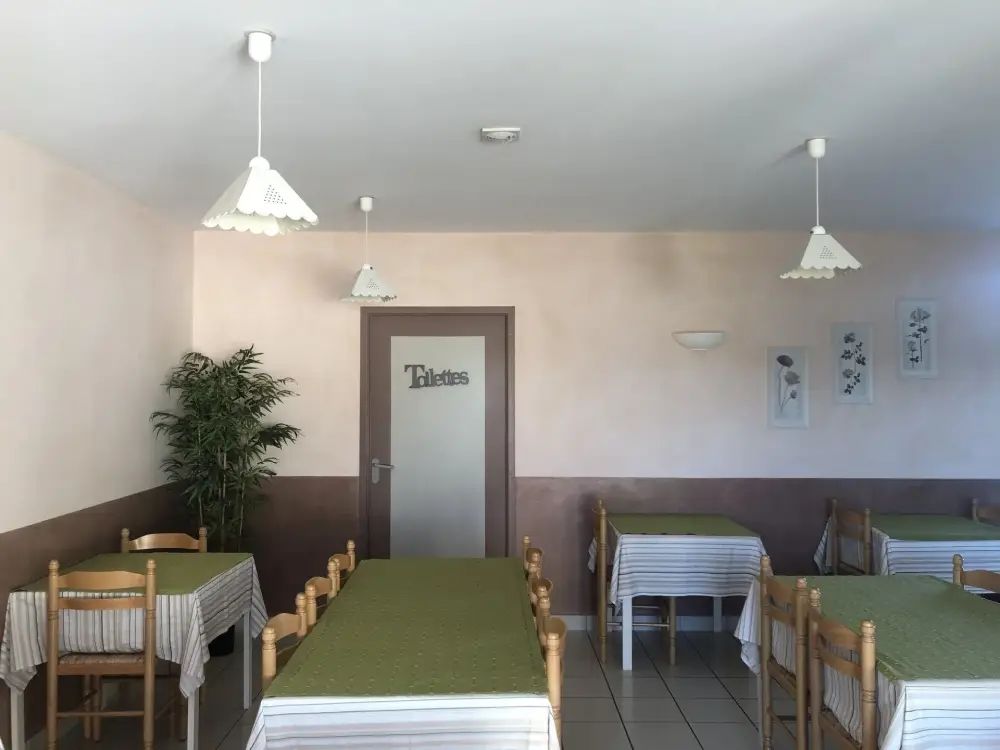 Natu'Hôtel-hôtel-a-menesplet-en-images