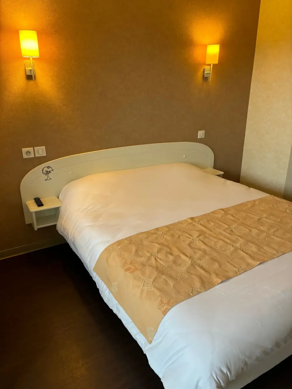 Natu'Hôtel-hôtel-a-menesplet-en-images